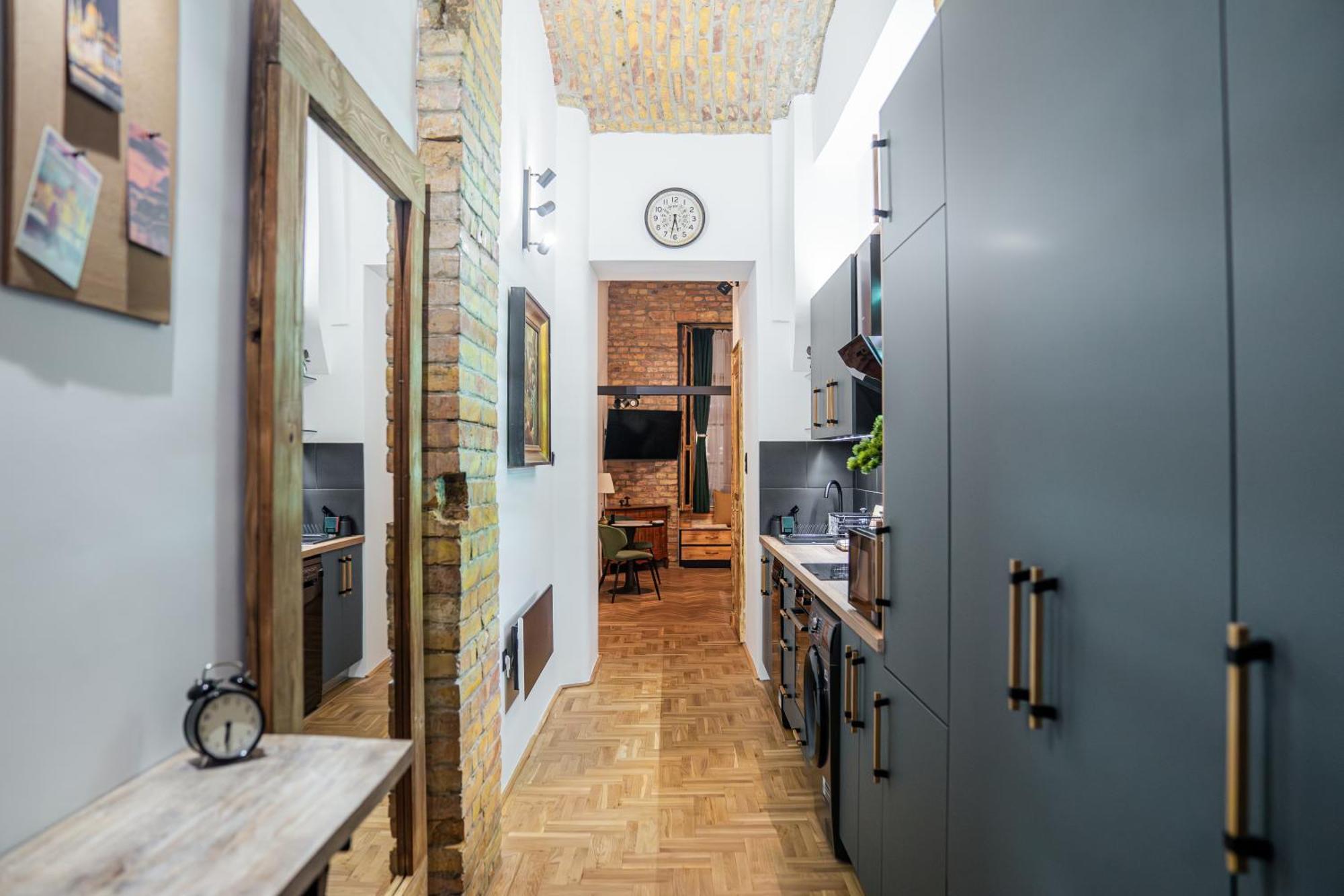 Apartament Downtown Rustica *